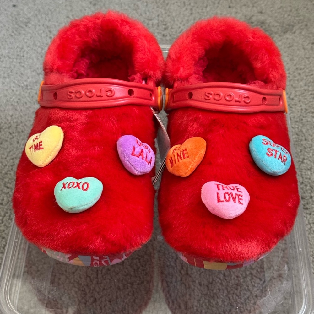 CROCS x Sweethearts Classic Fur Sure Clogs! w9/m7